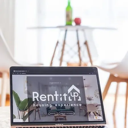 Charming Coastal Steps From The Daire La Arena